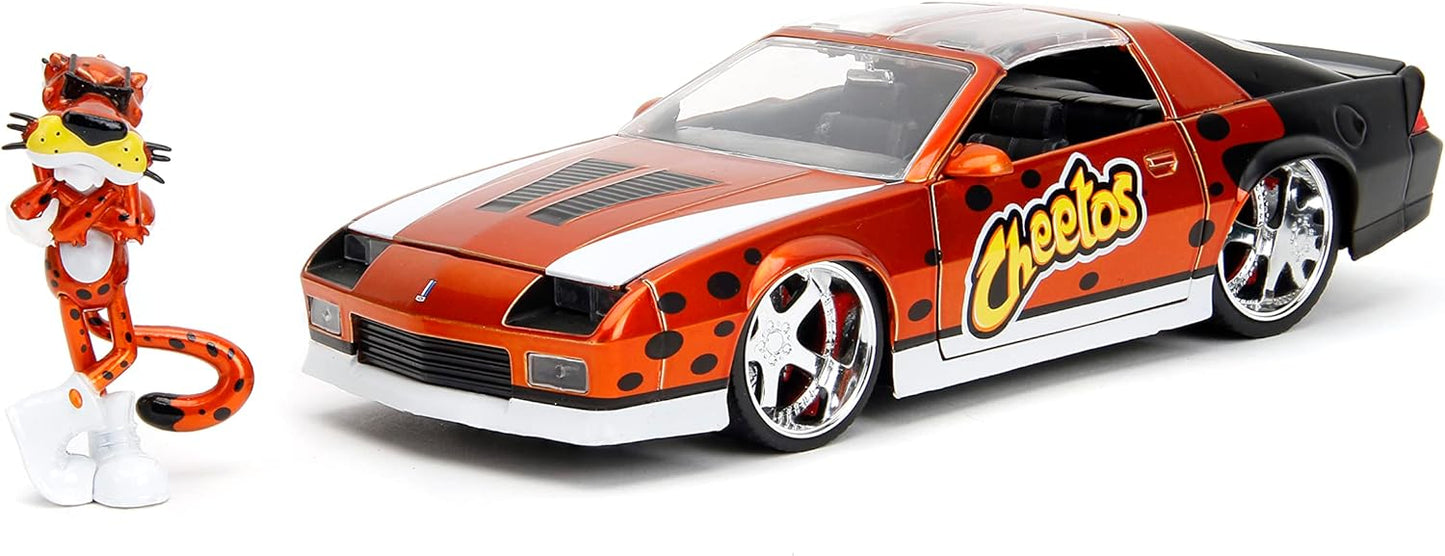 Jada Toys Cheetos 1:24 1985 Chevy Camaro Z28 Die-Cast Car & 2.75" Chester Cheetah Figure, Orange