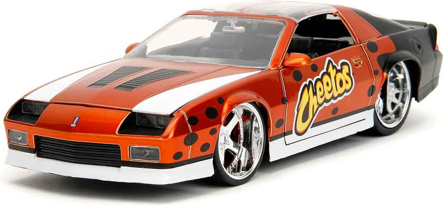 Jada Toys Cheetos 1:24 1985 Chevy Camaro Z28 Die-Cast Car & 2.75" Chester Cheetah Figure, Orange