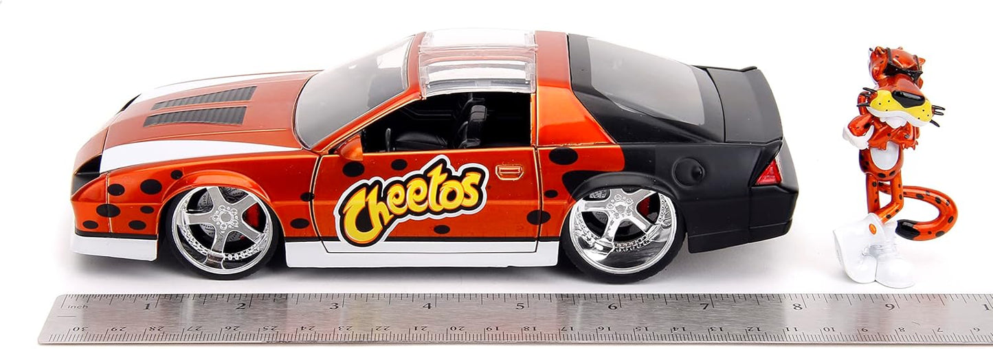 Jada Toys Cheetos 1:24 1985 Chevy Camaro Z28 Die-Cast Car & 2.75" Chester Cheetah Figure, Orange